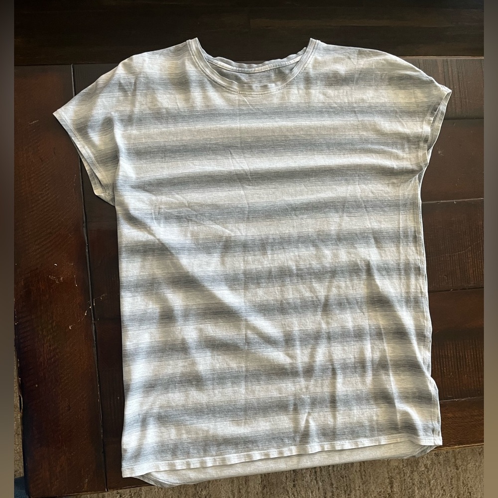Lululemon grey/white striped tee. Size S/M
